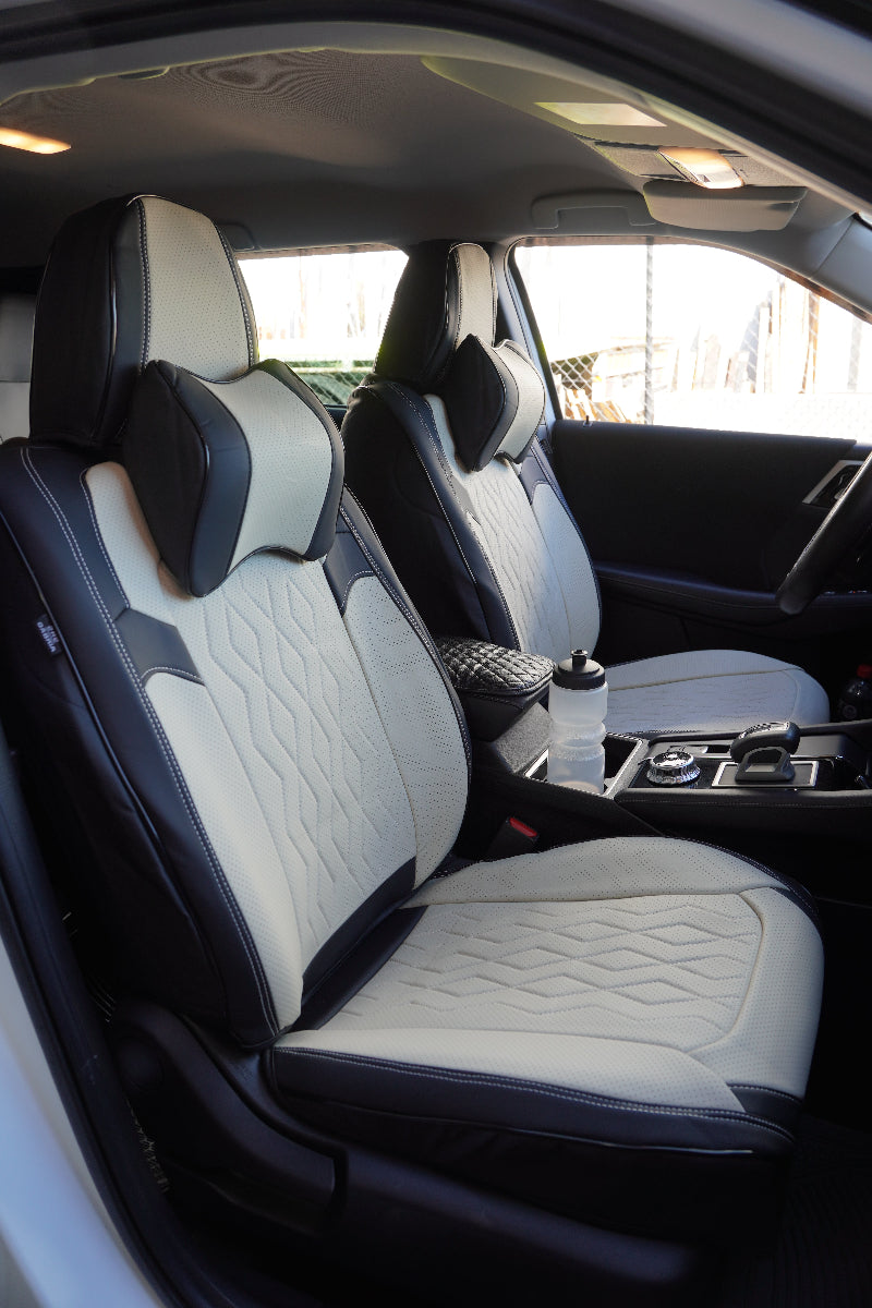 Installation effect of SC-P14 Black  White 5-Seat Universal Car Seat Cover